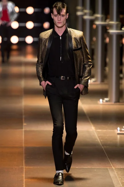 Look 26
